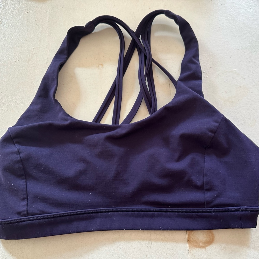 Purple lululemon sports bra size 6!